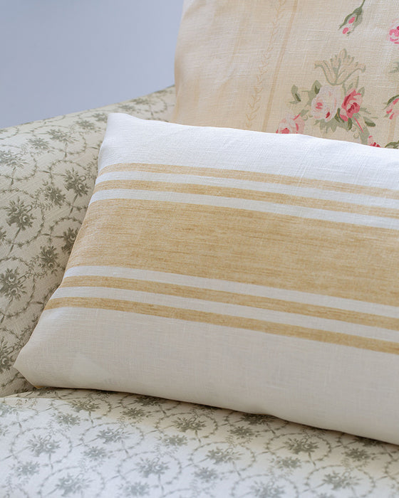 Julia Sage on White Linen